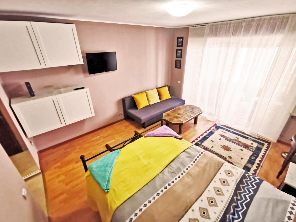 Cozy Studio Athenee Apartment Bucharest Exterior photo